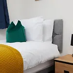 Fabulous 5 Bed House W Parking Prázdninový dům