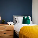 Prázdninový dům Fabulous 5 Bed House W Parking