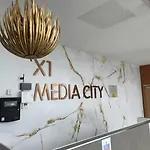 Salford Quays Apartment, *