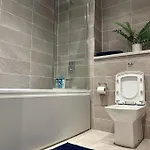 Salford Quays Apartment, アパート *