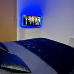 Salford Quays Apartment, *