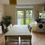 Cosy House Near Centre And Football Stadium Casa vacanze