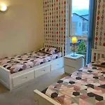 Cosy House Near Centre And Football Stadium Casa vacanze *