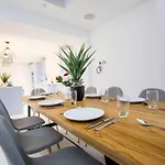Townhouse With Roof Terrace Holiday home *