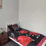 Newly Refurbished 2- Bed Stylish * マンチェスター