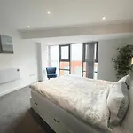 Apartment The Works-fresh 2bed In Centre, Opposite Arndale. Manchester