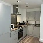 Modern 2br Sleeps 4 Easy Access To Centre *