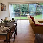 Luxury 2 Bed On River, Wifi, Parking, Garden Apartment Manchester