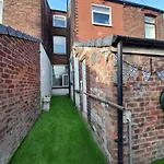 Chic 5 Double Bedroom House - 15 Min To 펜션 맨체스터