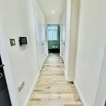 Daire Stunning One Bedroom In Old Trafford Manchester