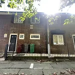 Bright, Warm & Cozy House In Harpurhey Apartmán