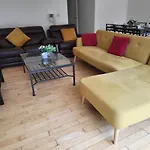 Apartment Luxury 2 Bed On River, Wifi, Parking, Garden