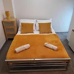 Luxury 2 Bed On River, Wifi, Parking, Garden