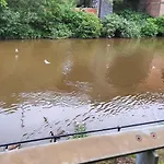 Apartment Luxury 2 Bed On River, Wifi, Parking, Garden