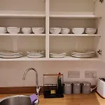 2 Bed Manchaster With Private Entrance * Манчестер