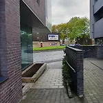 2 Bed Manchaster With Private Entrance * Манчестер