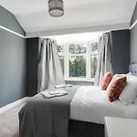 Charming 3bd Didsbury House Apartment *