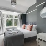 Charming 3bd Didsbury House Apartment *