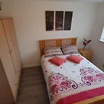 Lovely 3 Bedroom House Prázdninový dům *