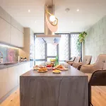 Luxury Roof Terrace Townhouse
