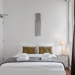 2 Bed Nq Loft Conversion Centre *