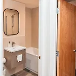Apartmán Entire 2 Bedroom And 2 Bathroom In -free Underground Parking