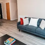 Apartmán Entire 2 Bedroom And 2 Bathroom In -free Underground Parking *