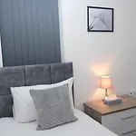 Etihcity - 3 Bedroom Semi - Free Parking Near Etihad Stadium, Tourist Attractions, Centre, Transport And Motorway Links Next To Mcdonald's - Sky N Netflix
