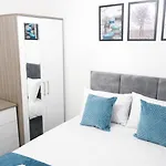Etihcity - 3 Bedroom Semi - Free Parking Near Etihad Stadium, Tourist Attractions, Centre, Transport And Motorway Links Next To Mcdonald's - Sky N Netflix *