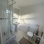 Spacious & Lovely 4 Bedroom In *
