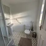 Spacious & Lovely 4 Bedroom In *