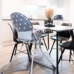 Morden 2 Bed - Old Trafford