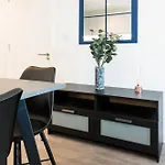 Morden 2 Bed - Old Trafford *