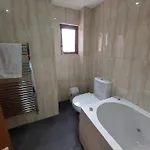 Dobcross Close Apartmán