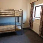 Dobcross Close Apartmán