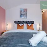 Hébergement de vacances Modern 5 Bedroom House In By Purestay - Short With Service & Free Parking