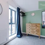 Modern 5 Bedroom House In By Purestay - Short With Service & Free Parking * Manchester