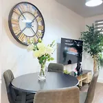 By Bevolve - Centre Апартаменты