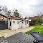 Spacious 5bed House In South - Pass The Keys Semesterbostad *