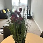 Large 2 Bed With Balcony And Sofa Bed Sleeps 6 Апартаменты