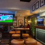 The Crown & Anchor Hotel 2*