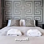 Апартаменты Modern Centre Stunning 18th Floor View