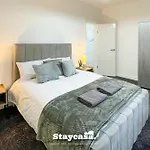 Princess Hideout 5min To With Street Parking Manchester