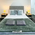 Princess Hideout 5min To With Street… - 19976 Manchester