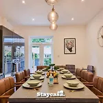 Spacious 5br In Leafy Withington