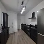 Chic 5 Double Bedroom House - 15 Min To 펜션 *