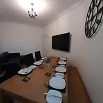 Chic 5 Double Bedroom House - 15 Min To * 맨체스터