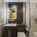 Brimmond Homes: Modern City-center With Parking *