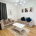 Cozy 3br Urban Oasis In The Hub *