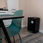 Entire 2 Bedroom And 2 Bathroom In -free Underground Parking Apartment Manchester